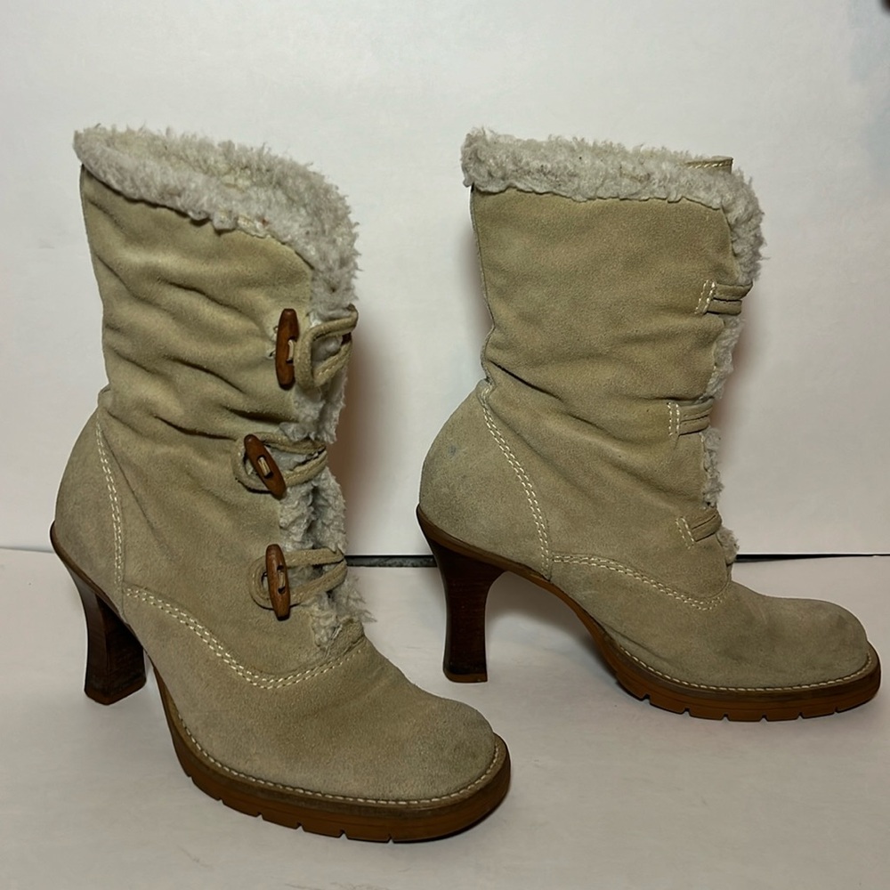 Steve Madden Kacey Suede boots with wood toggles Faux fur lined size 8 1/2
